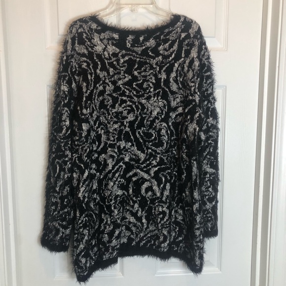 Chico’s Black and Gray Fuzzy Pullover Sweater. Size 1 Or Medium - Picture 5 of 6